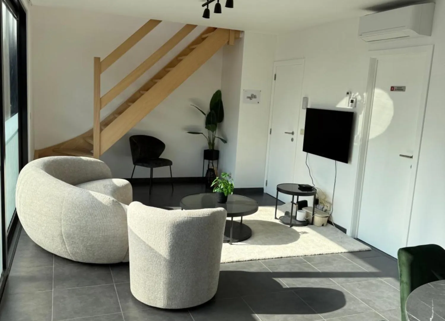 Apartahotel K&Y Suite 1 Brussels Airport 500M! Zaventem