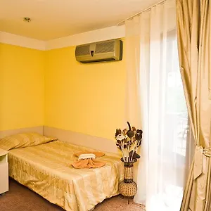 https://fotinov-guest-house.primorskohotels.com